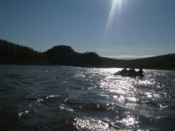 Слева Верхняя Налэ, средняя вода .
